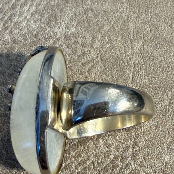 Huge Moonstone cabochon set in sterling silver, Ring size 8. - Picture 8 of 8